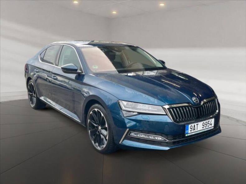 Škoda Superb - hlavní foto