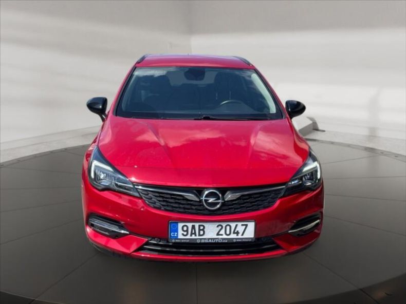 Opel Astra - hlavní fotka