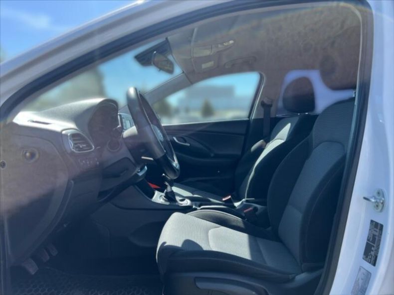 Hyundai i30 - hlavní fotka