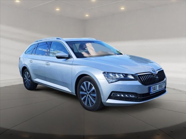 Škoda Superb - hlavní foto