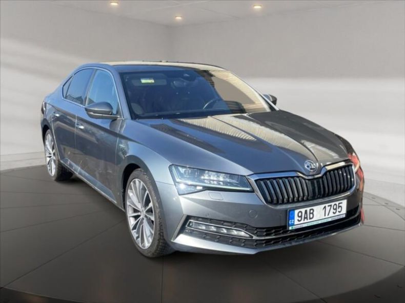 Škoda Superb - hlavní foto