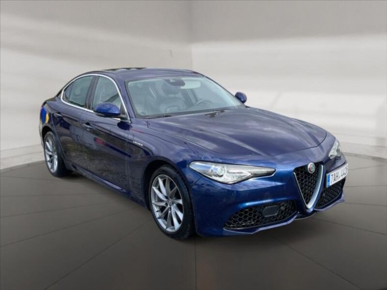 Alfa Romeo Giulia - hlavní foto