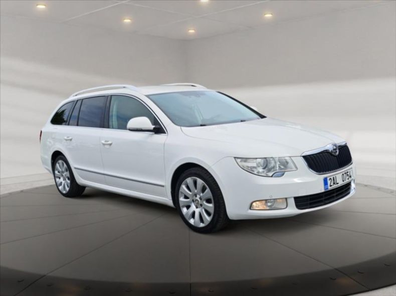 Škoda Superb - hlavní foto