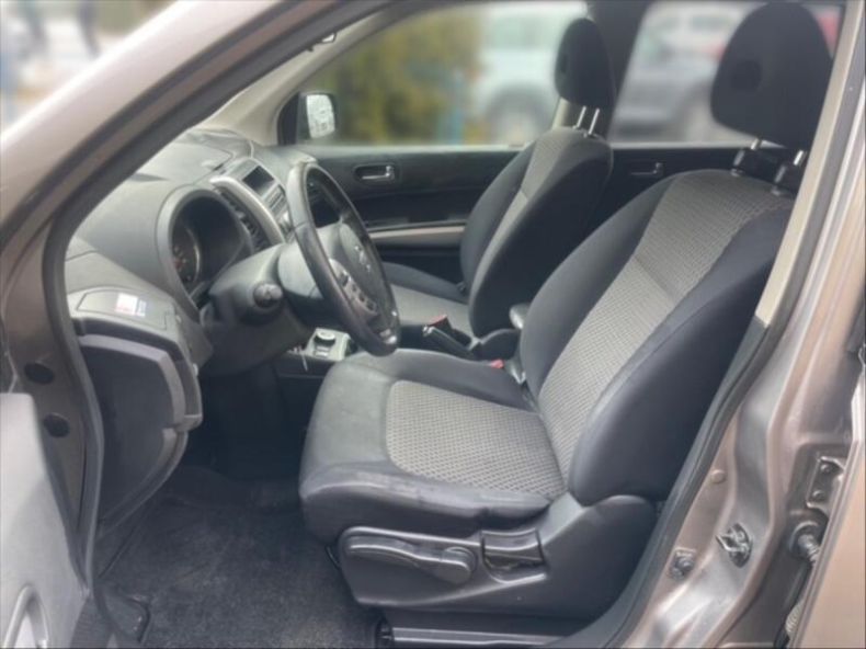 Nissan X-Trail - hlavní fotka