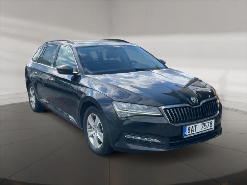 Škoda Superb - hlavní foto