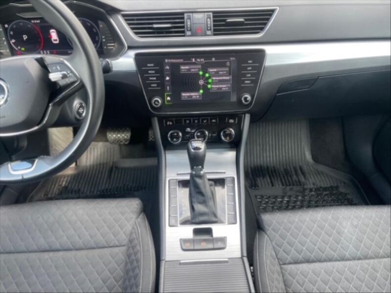 Škoda Superb - hlavní fotka