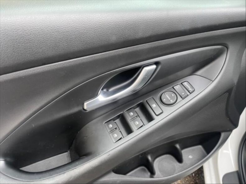 Hyundai i30 - hlavní fotka