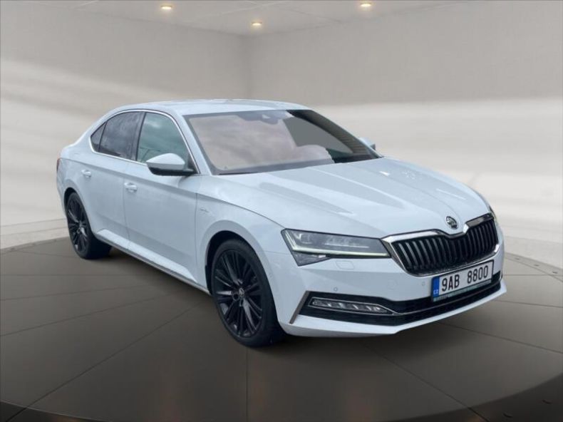 Škoda Superb - hlavní foto