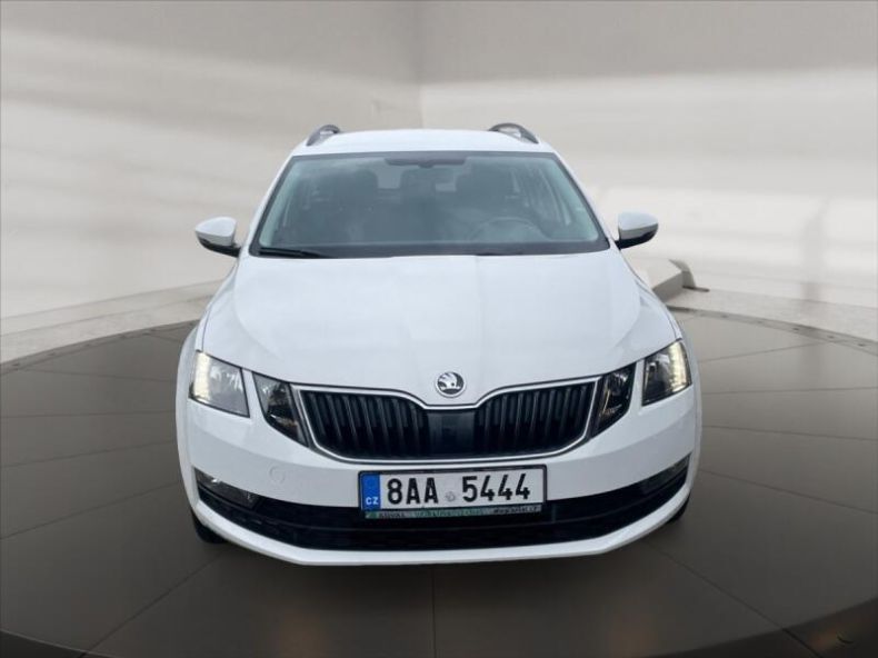 Škoda Octavia - hlavní fotka