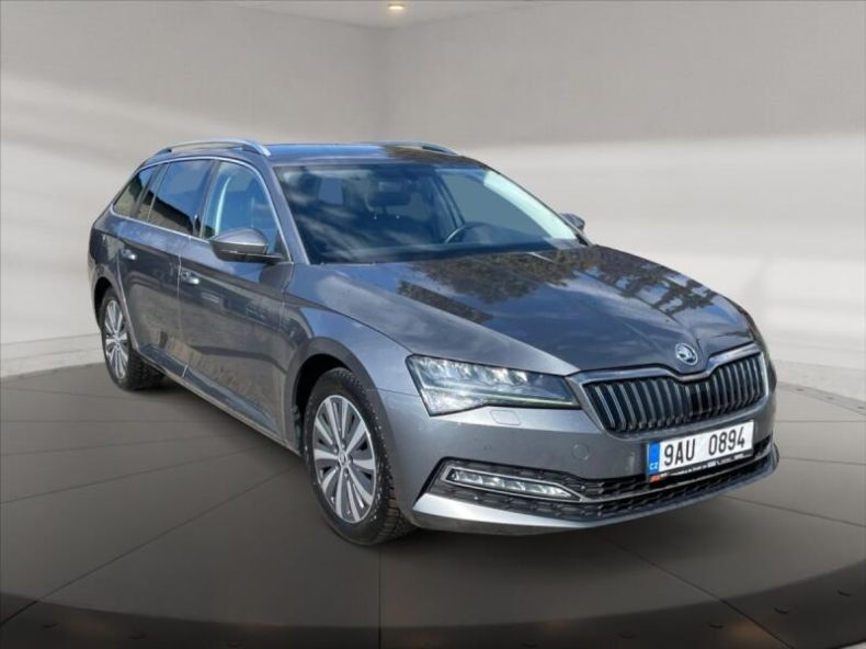 Škoda Superb - hlavní foto
