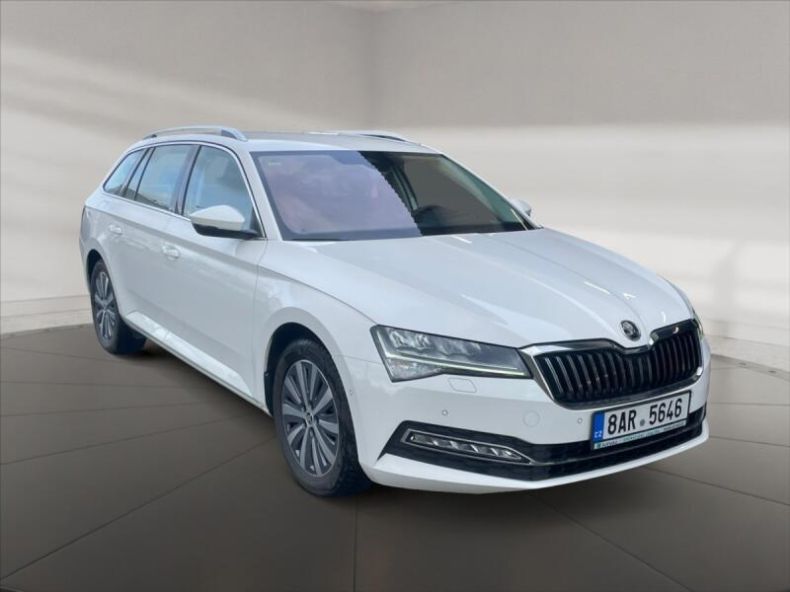 Škoda Superb - hlavní foto