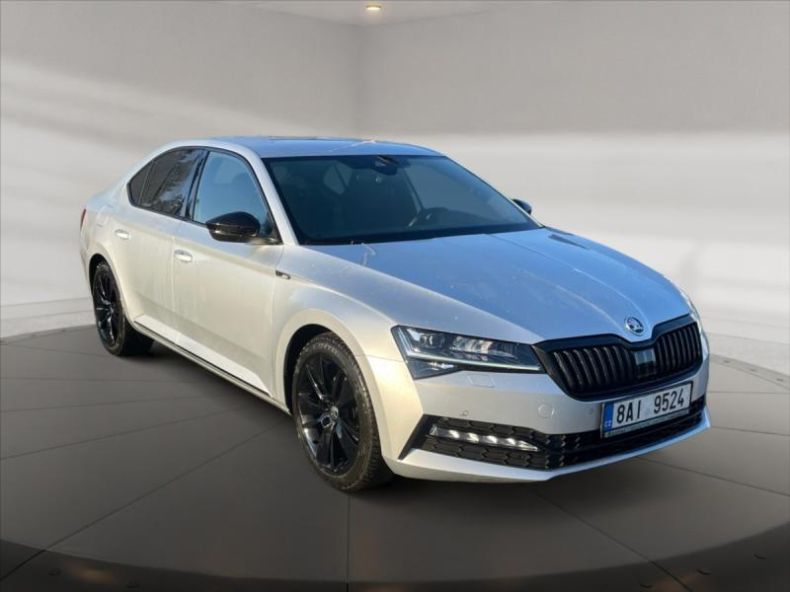 Škoda Superb - hlavní foto