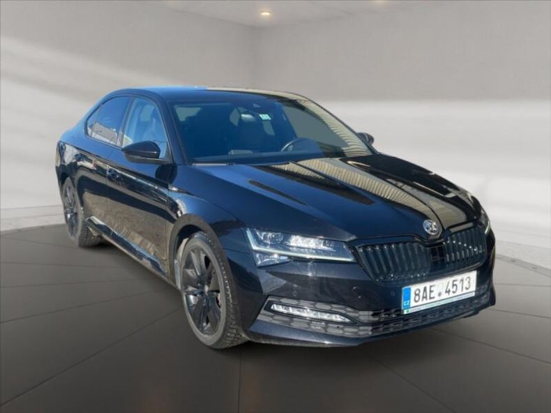 Škoda Superb - hlavní foto