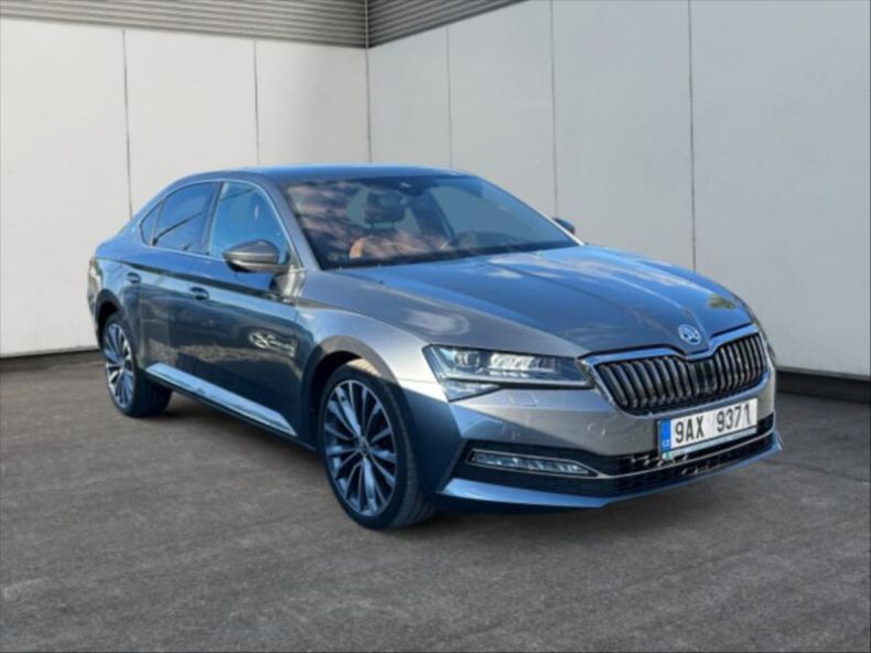 Škoda Superb - hlavní foto