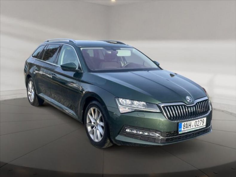 Škoda Superb - hlavní foto