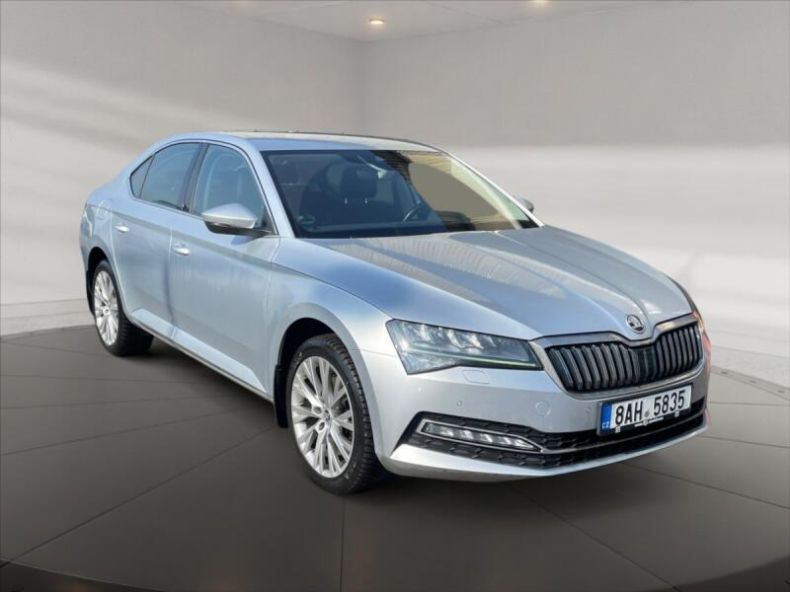 Škoda Superb - hlavní foto