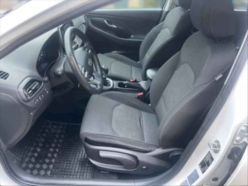 Hyundai i30 - hlavní fotka