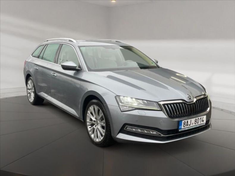 Škoda Superb - hlavní foto