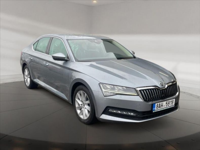 Škoda Superb - hlavní foto
