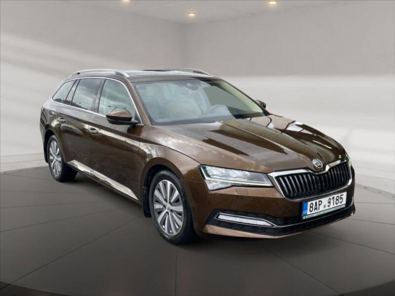 Škoda Superb - hlavní foto
