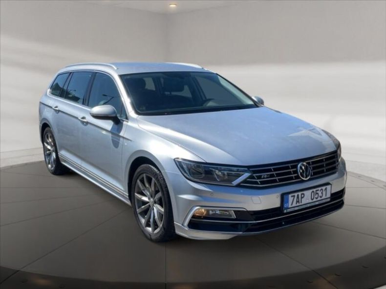 Volkswagen Passat - hlavní foto