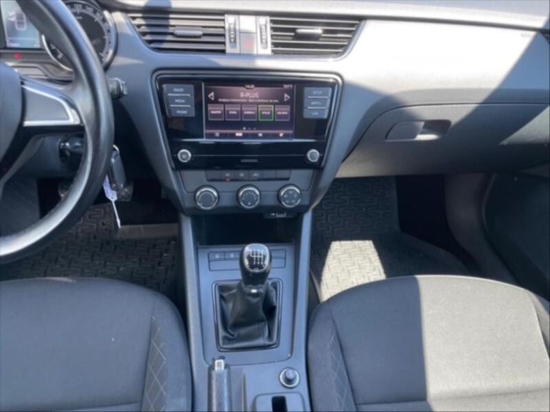 Škoda Octavia - hlavní fotka