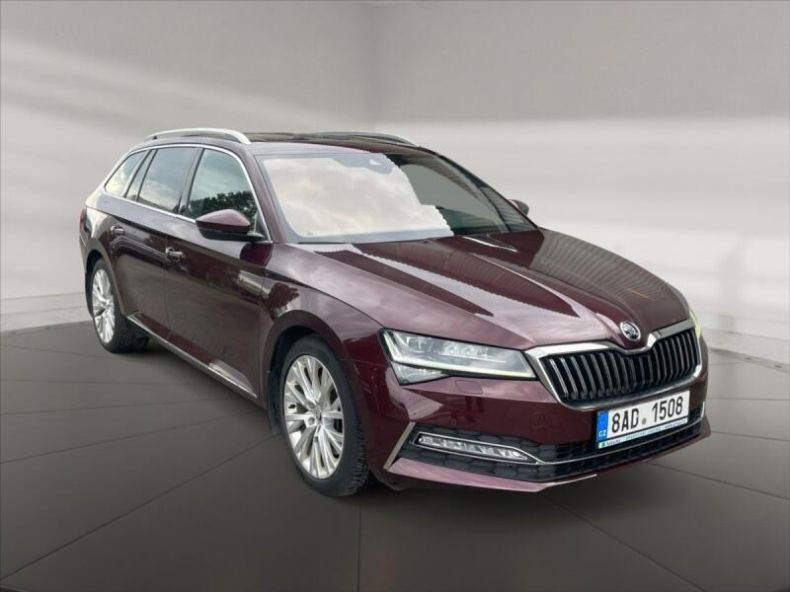 Škoda Superb - hlavní foto