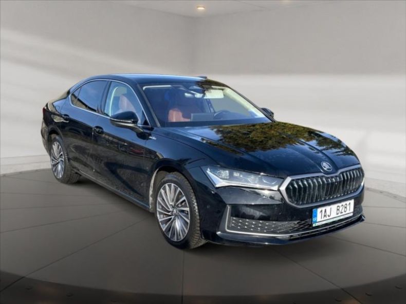 Škoda Superb - hlavní foto