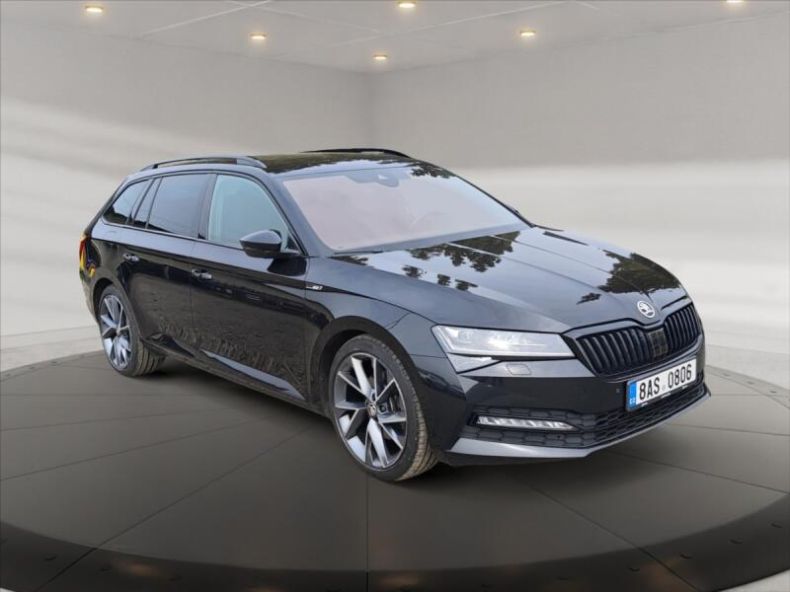 Škoda Superb - hlavní foto