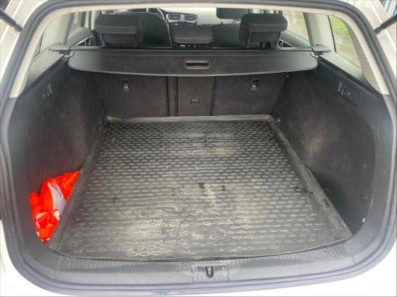 Volkswagen Golf - hlavní fotka