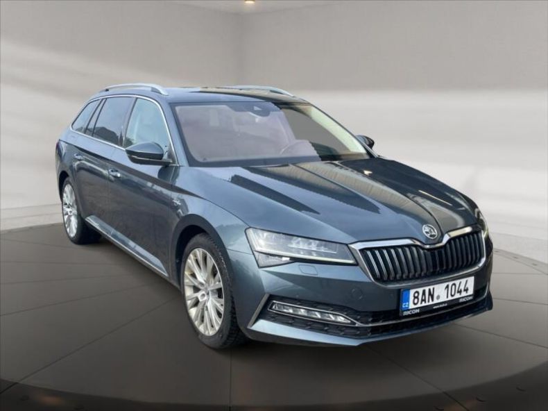 Škoda Superb - hlavní fotka