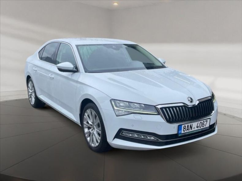 Škoda Superb - hlavní foto