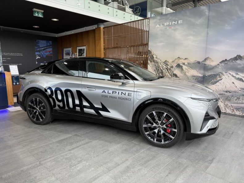 Alpine A390 - hlavní fotka