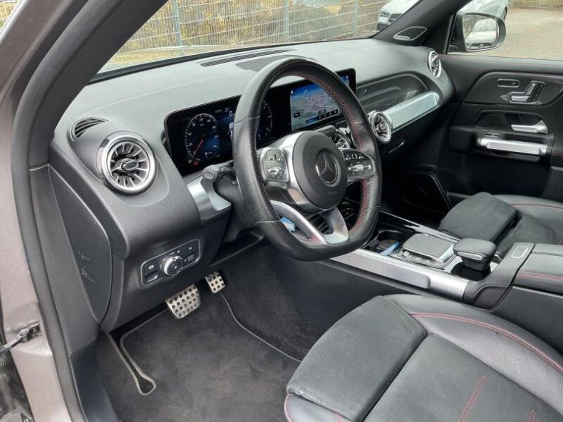 Mercedes GLB - hlavní fotka