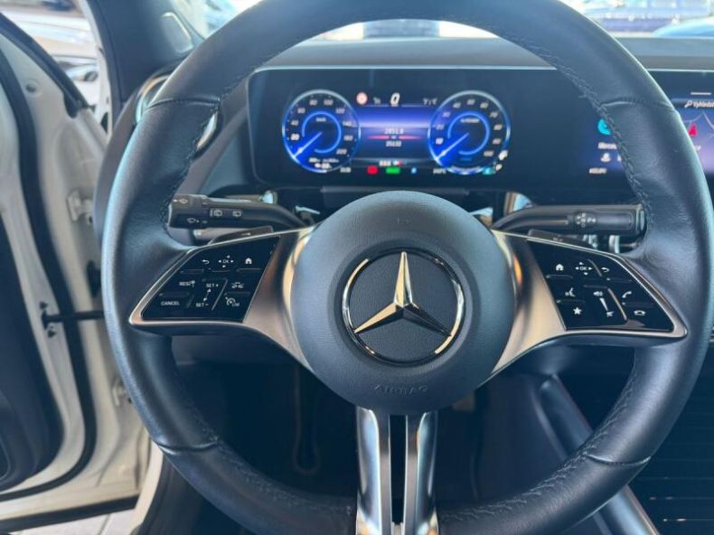 Mercedes EQA - hlavní fotka