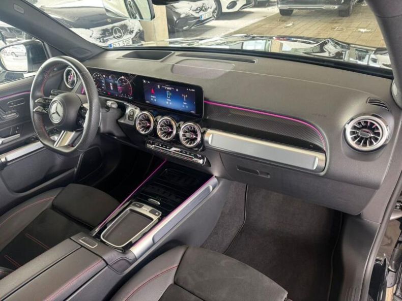 Mercedes GLB - hlavní fotka