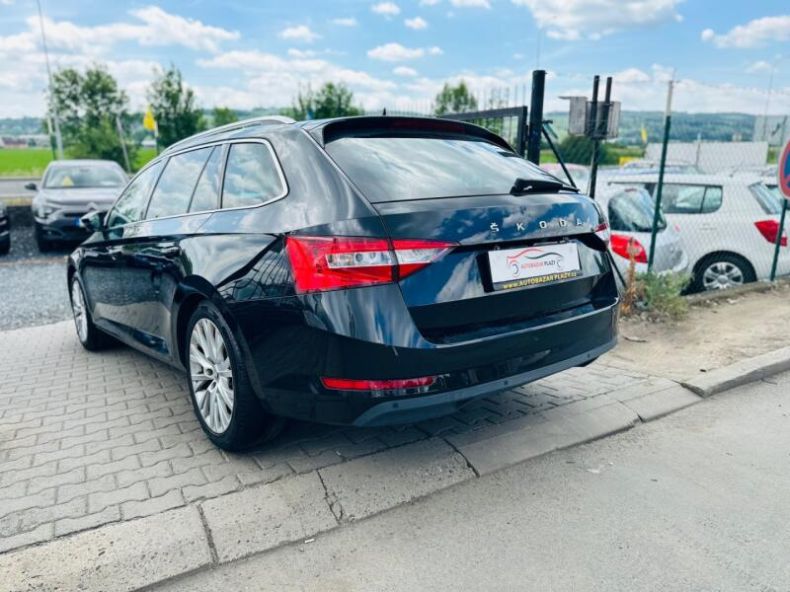 Škoda Superb - hlavní fotka