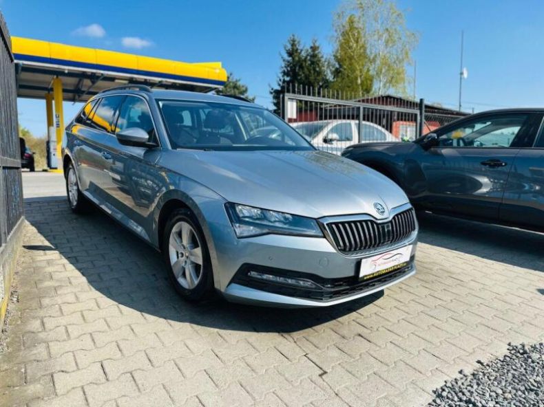 Škoda Superb - hlavní foto