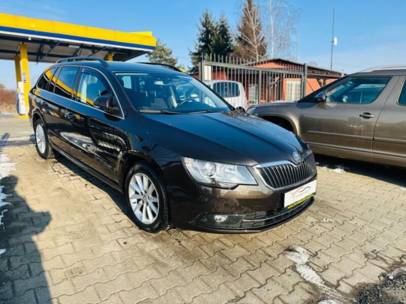 Škoda Superb - hlavní foto