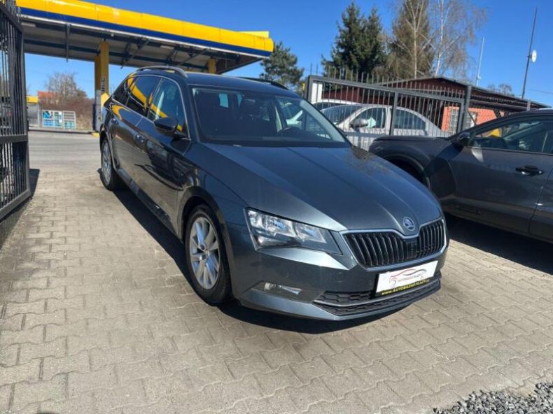 Škoda Superb - hlavní foto