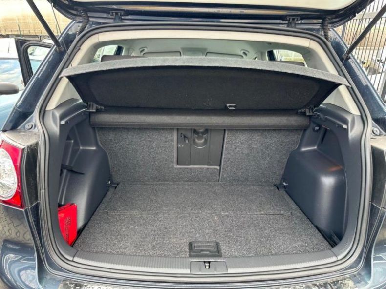 Volkswagen Golf - hlavní fotka