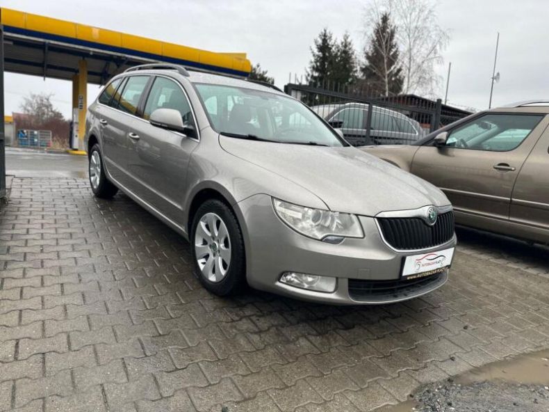 Škoda Superb - hlavní foto