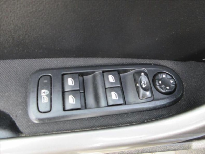 Peugeot 308 - hlavní fotka