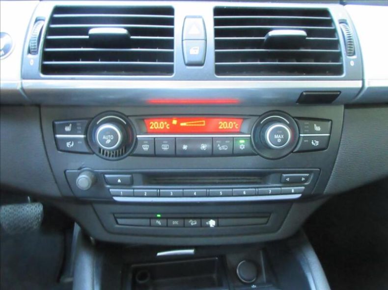 BMW X6 - hlavní fotka
