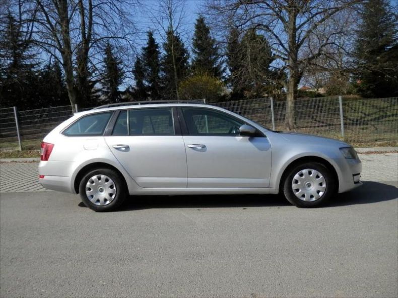 Škoda Octavia - hlavní fotka