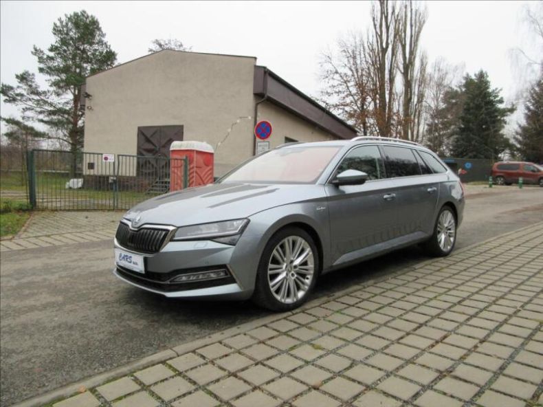 Škoda Superb - hlavní foto