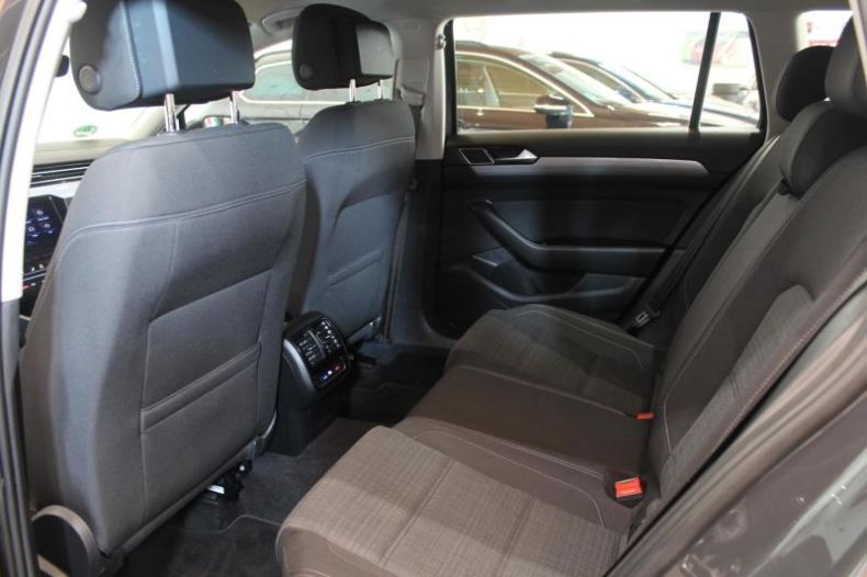 Volkswagen Passat - hlavní fotka