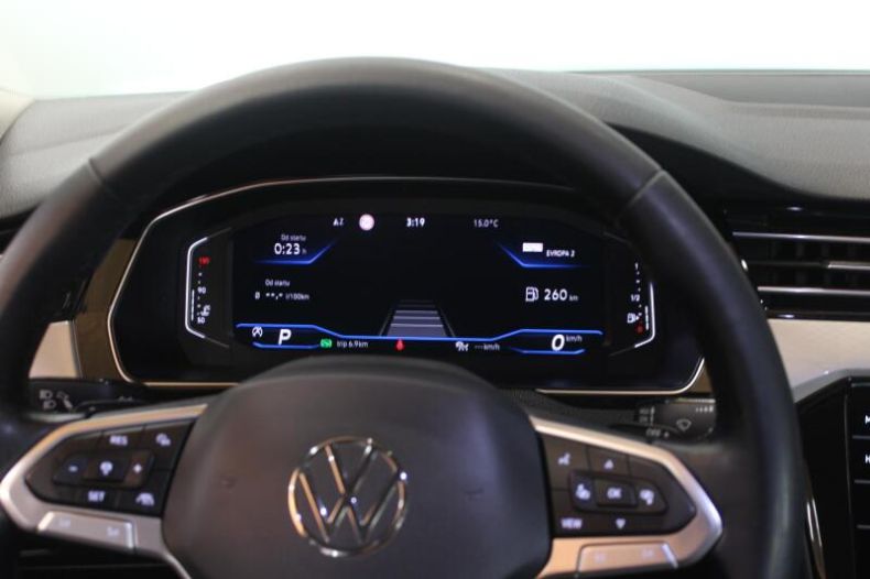 Volkswagen Passat - hlavní fotka