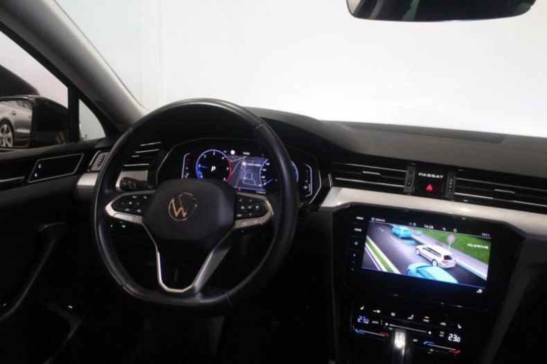 Volkswagen Passat - hlavní fotka