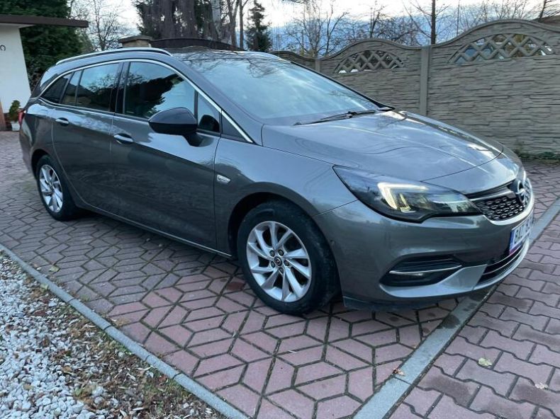 Opel Astra - hlavní foto